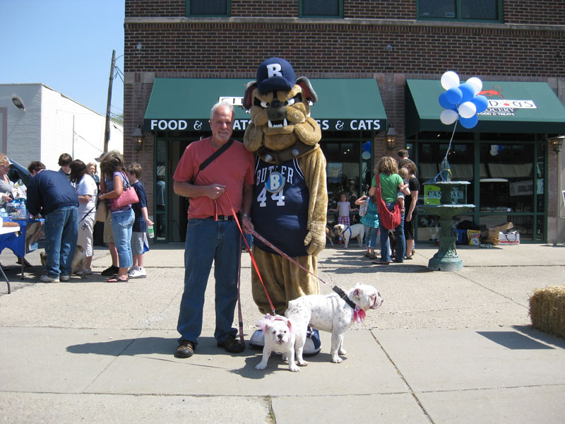 Michael Williams with Zadey Zee and Zola and the Butler mascot.