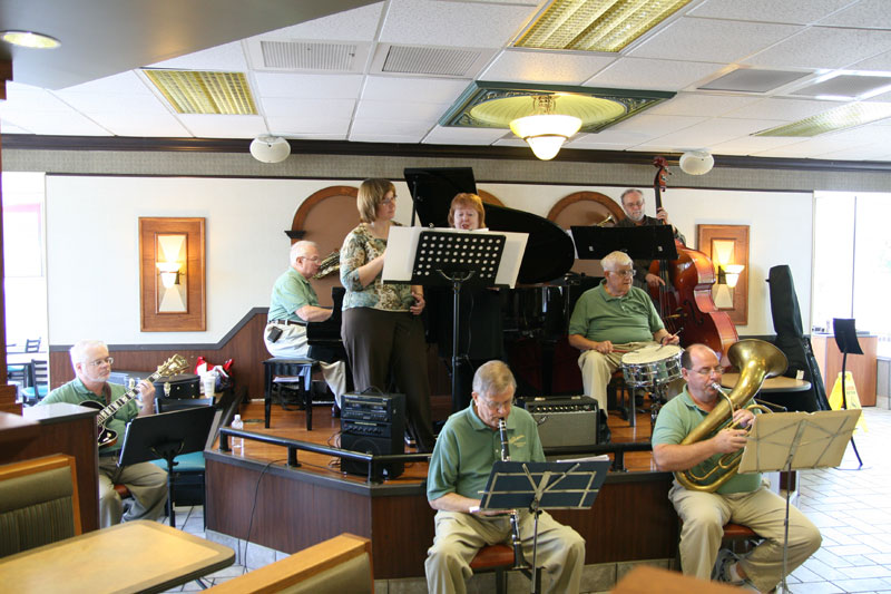 Random Rippling - Holidaires at McDonald's