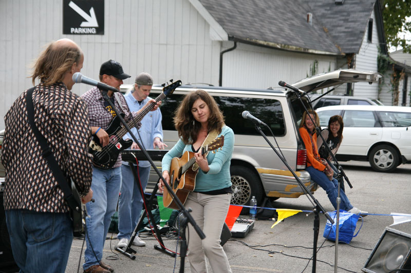 The Good Earth & Bob Landman - by Ruth Holladay