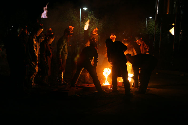 The Iron Pigs pouring the pieces of a skeleton