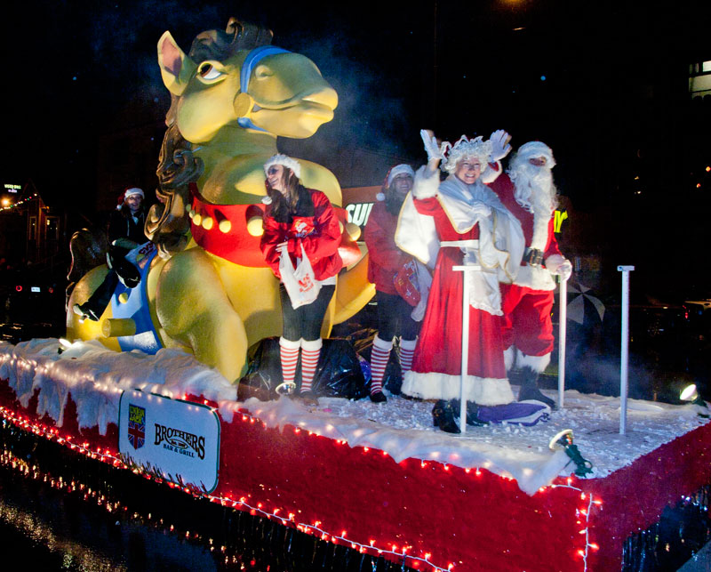 Mr. & Mrs. Claus on the Brothers float