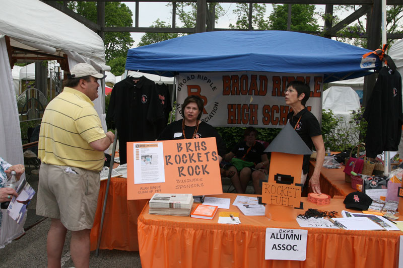 The BRHS Alumni tent - Nancy Chastain and Jayme Poynter