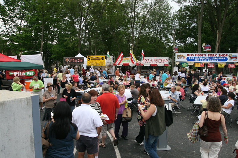 2011 Broad Ripple Art Fair at the Indianapolis Art Center