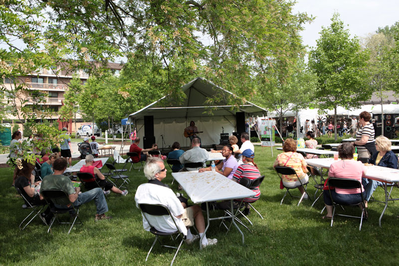 2011 Broad Ripple Art Fair at the Indianapolis Art Center