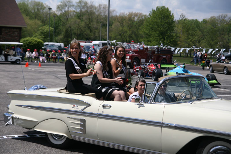 500 Princesses Fayeann Hurley and Savannah Teegarden in a 1958 Impala.