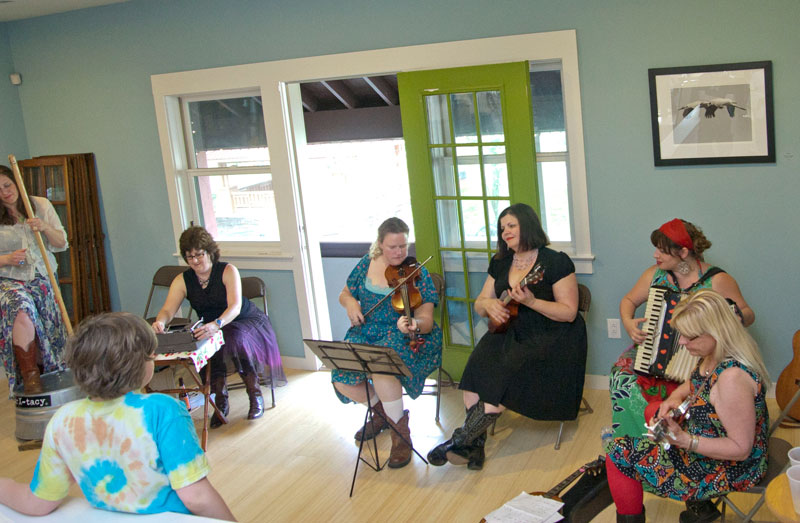 Alice Chalmers and the Stick a Cork in Your Jug band at Big Hat Books 6510 Cornell Avenue