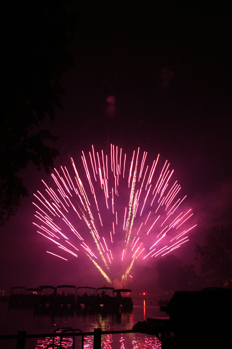 Random Rippling - 40th anniversary for Ravenswood fireworks 