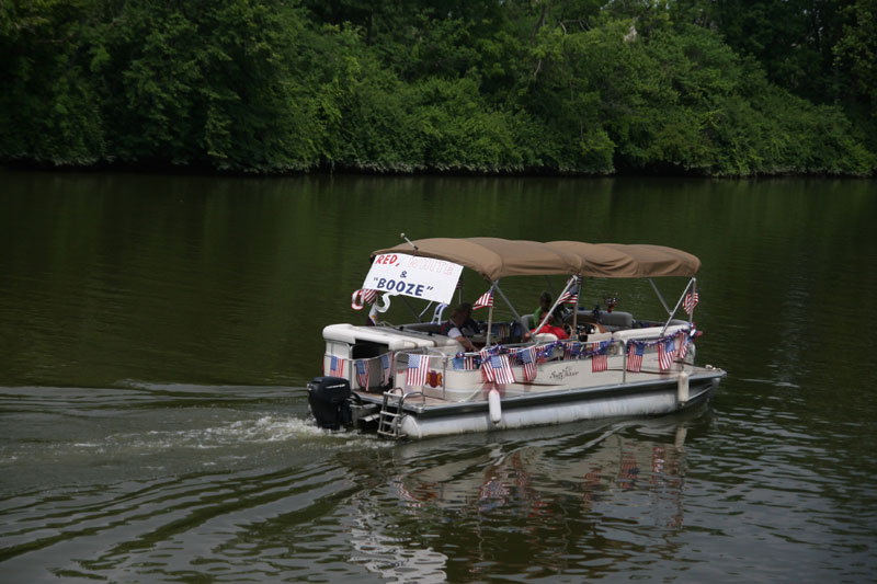 Random Rippling - boat parade 