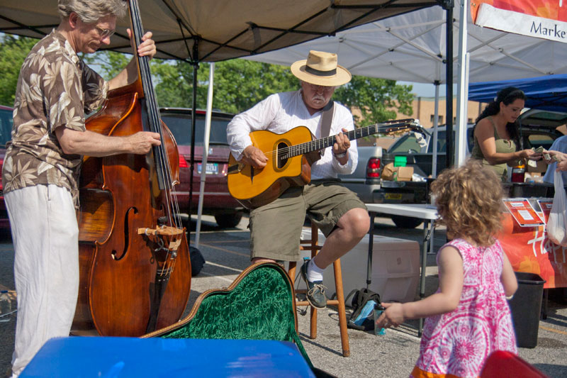 Greg Smith and David Duvall performing at the July 16, 2011, market.