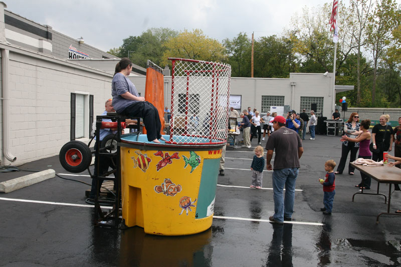 Dunk tank