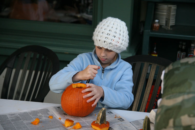 Random Rippling - Brewpub pumpkin carving