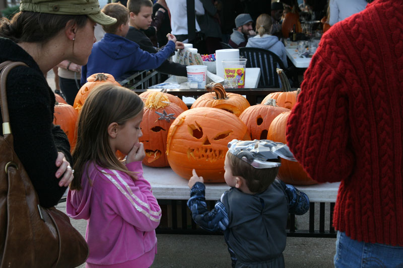 Random Rippling - Brewpub pumpkin carving
