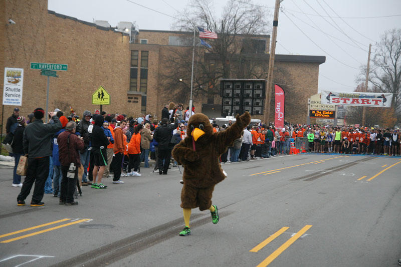 9th annual Drumstick Dash drew over 15000 participants on Thanksgiving morning