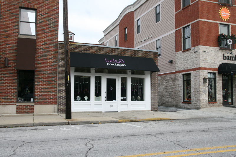 Random Rippling - Lucky B Boutique opens