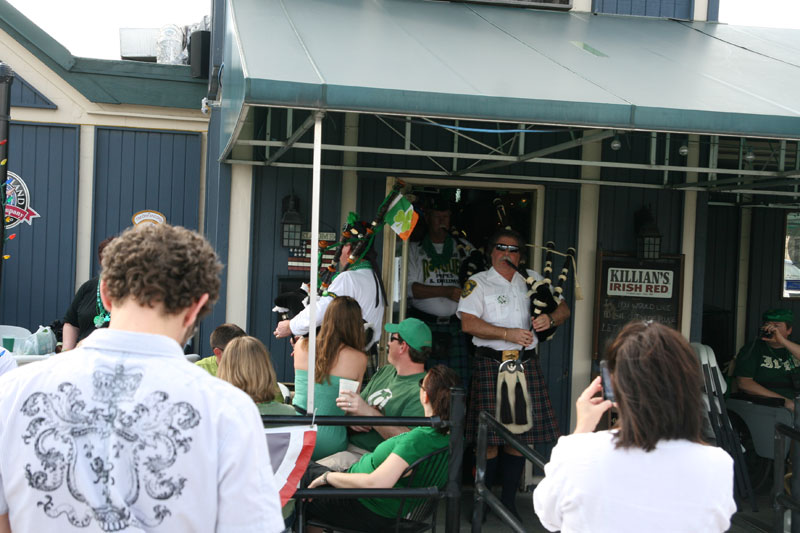 Random Rippling - Bagpiper parade at PSP