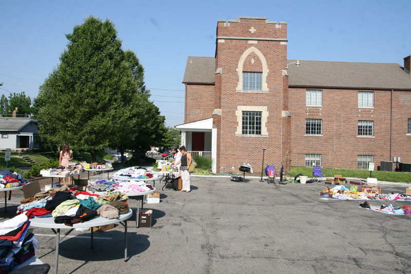 Random Rippling - Garage sale for scholarship