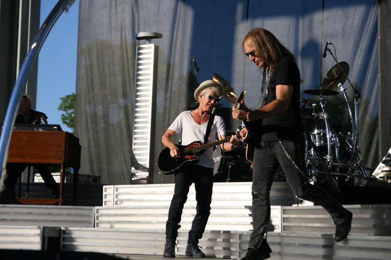 REO's Dave Amato and Neal Doughty
