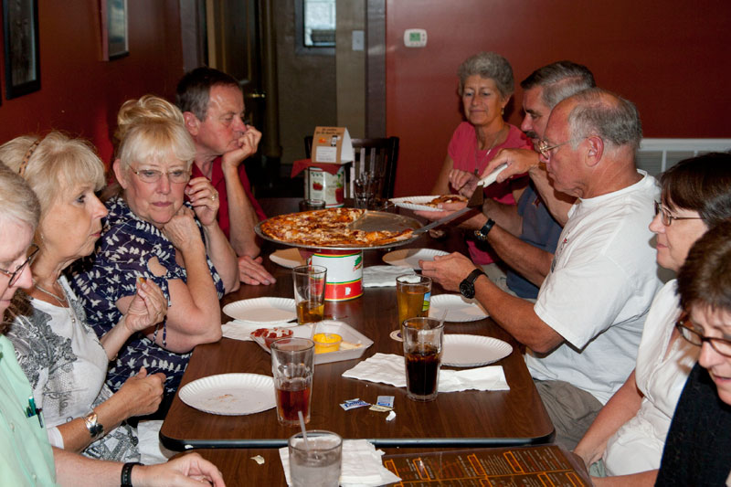 Random Rippling - Dinner at 'ZA Pizza to thank all-volunteer Gazette Staff