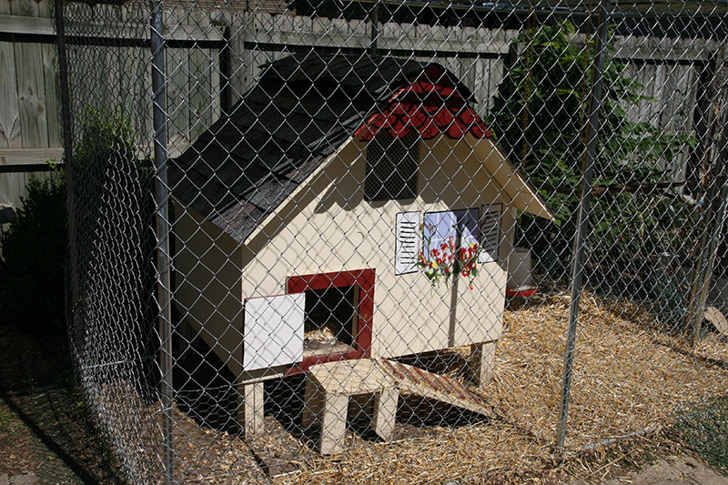 A cottage-styled coop at 56th and Delaware.