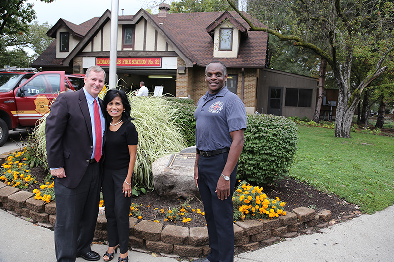 Mayor Greg Ballard with wife Winnie and Captain Gregg Harris