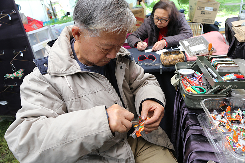 Sompit Xia, Can Do Planes, creates art from tin cans. Everything from planes to cows.