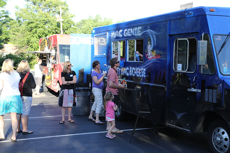 Mac Genie and Big Ron's food trucks