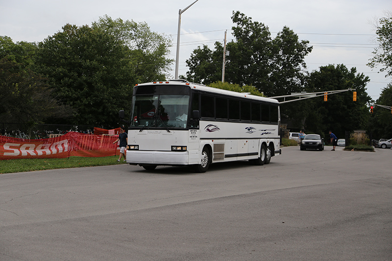 free shuttle bus to Glendale