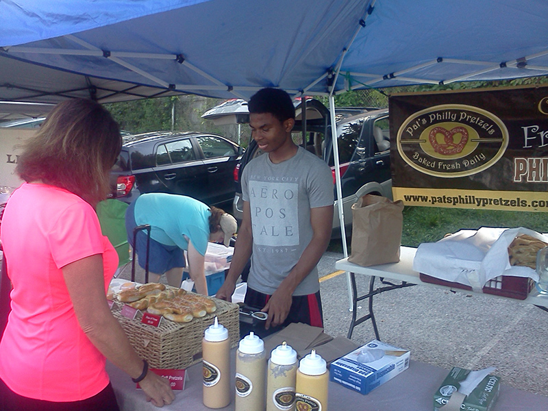 Round the Ripple by Bill Malcolm