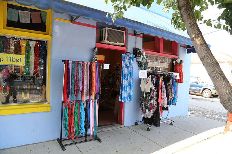 Random Rippling - Razzle Dazzle Eclectic Boutique opens 