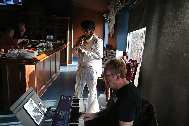 Elvis (alumni association president Judd Cromer) and BRMHS accompanist Steve Murphy. 