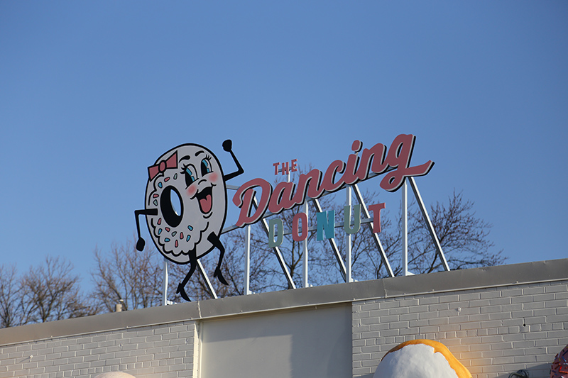 Random Rippling - Dancing Donut opens