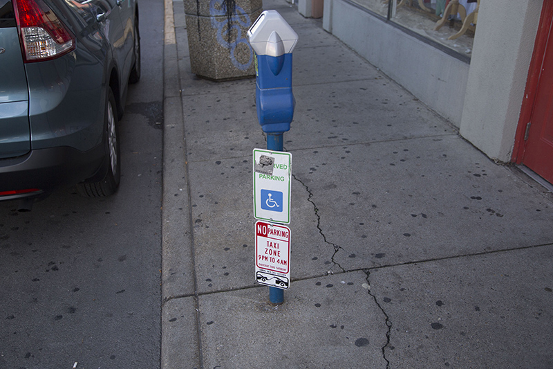 New taxi-only zone on the Avenue
