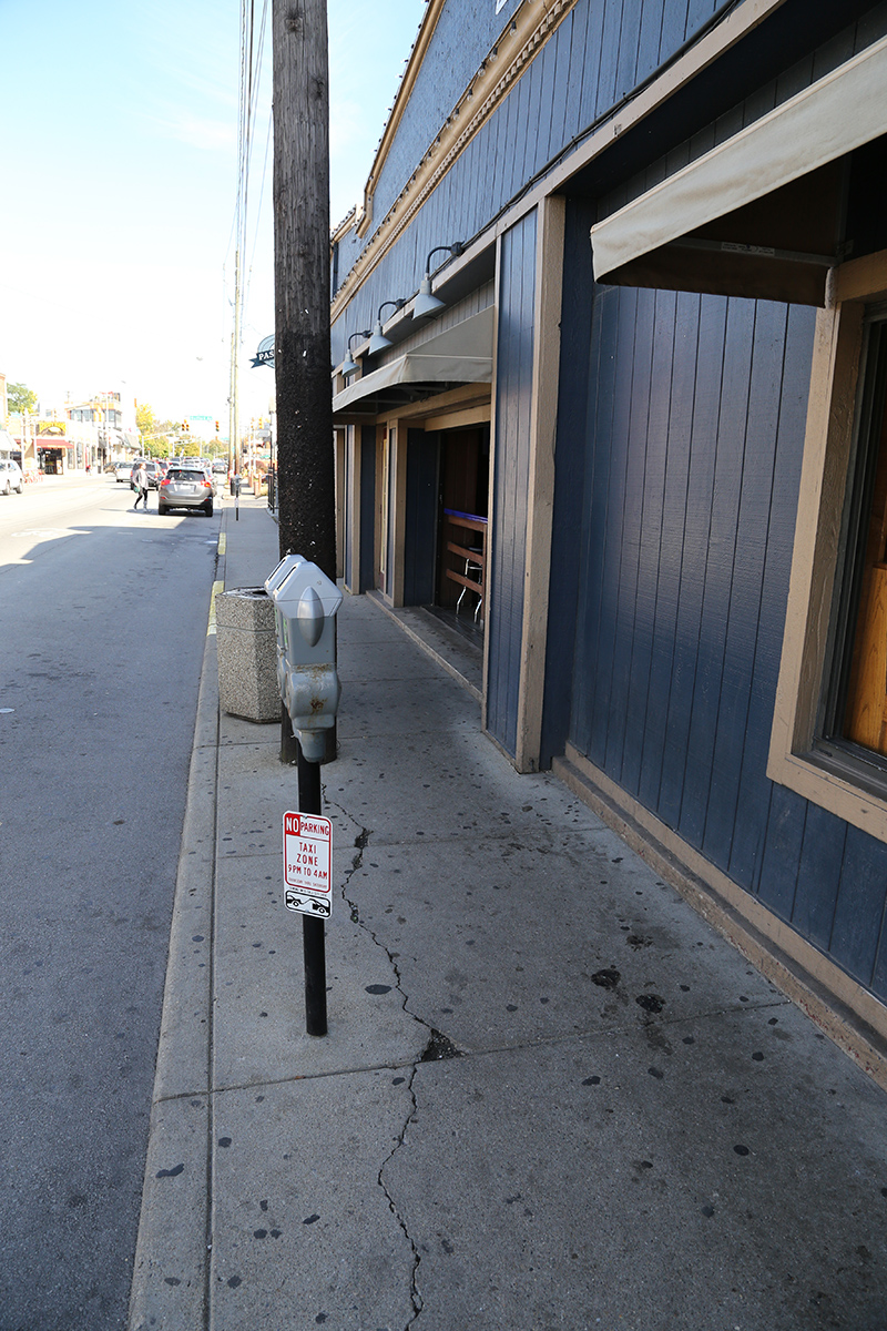 New taxi-only zone on the Avenue