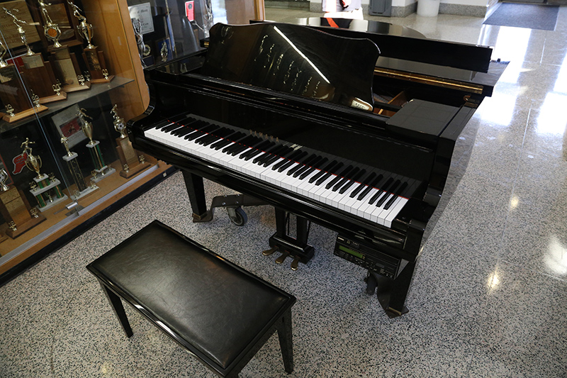 Random Rippling - McDonald's donates piano to BRMHS music dept