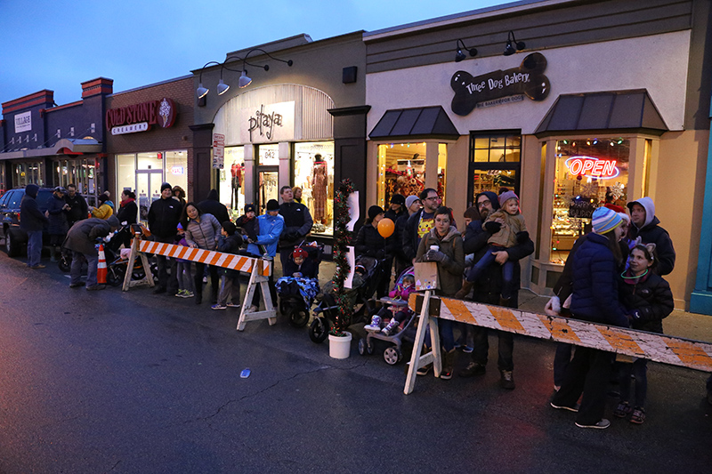 BROAD RIPPLE LIGHTS UP! 2015