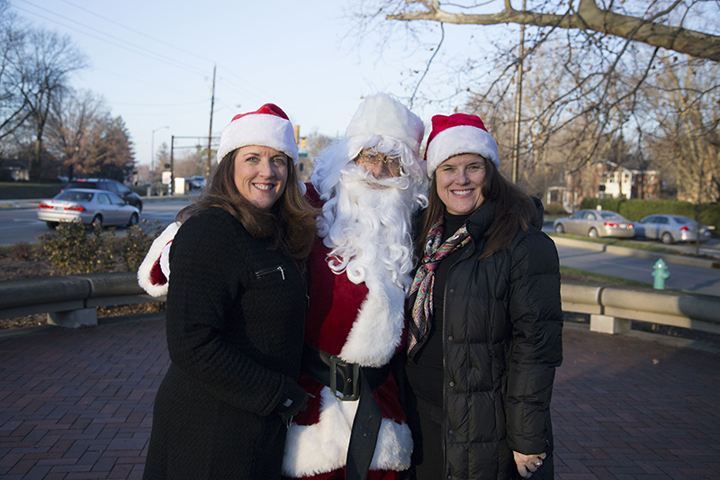 Random Rippling - Alice Carter Place tree lighting