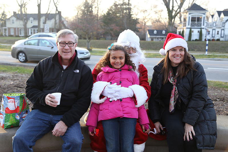 Random Rippling - Alice Carter Place tree lighting