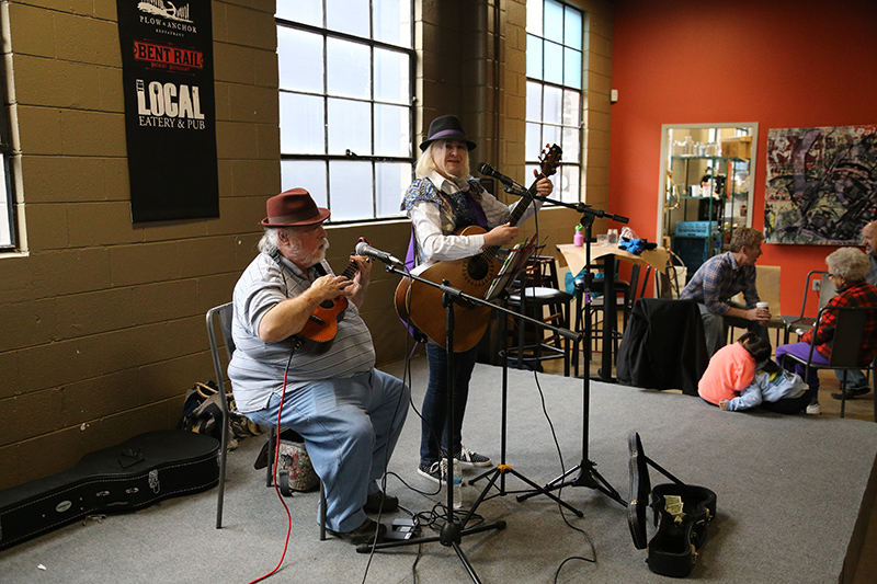 Janet Perkins-Prather and Larry Prather provided the music.