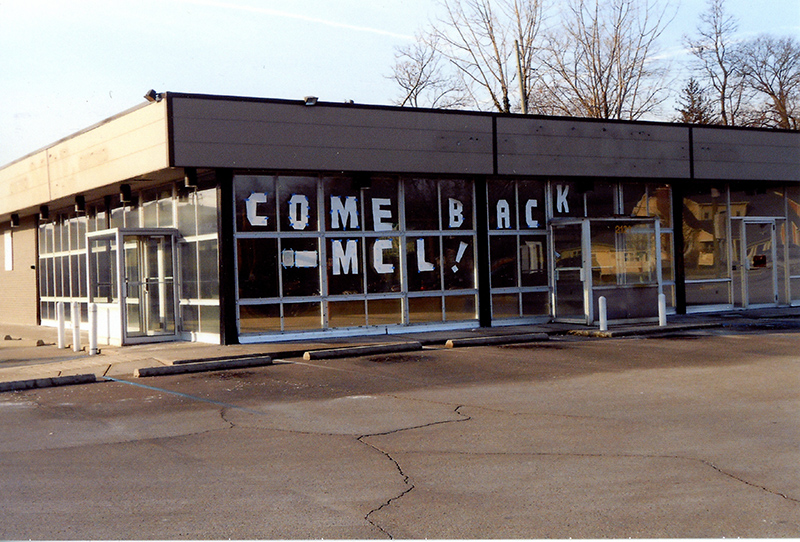 Reader Random Rippling - MCL Cafeteria - by Dan Mitchell