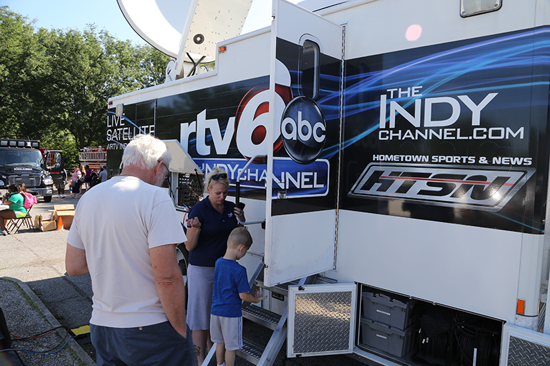 Random Rippling - Touch A Truck