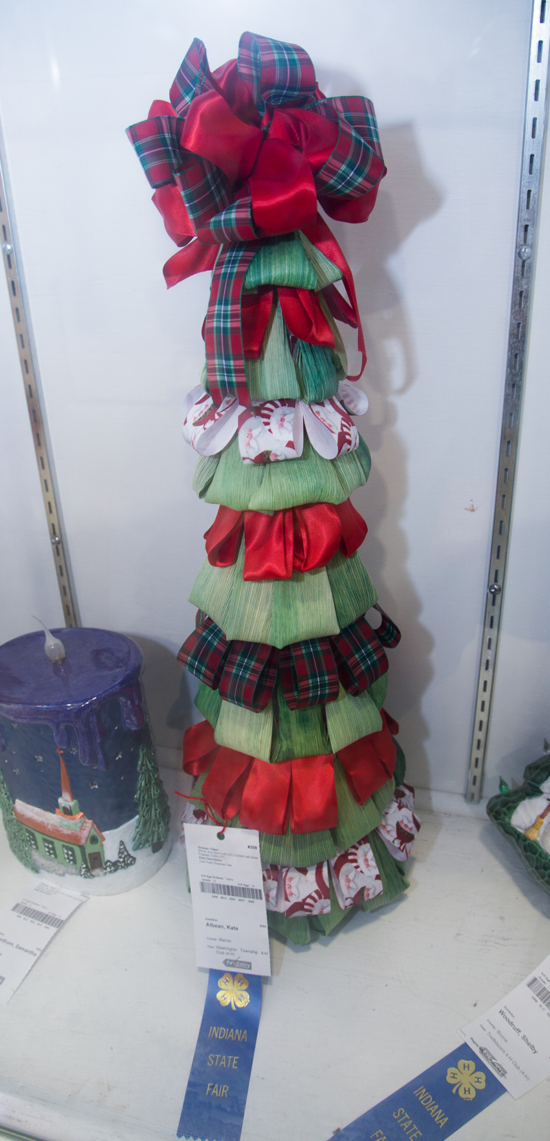 Kate Albean entered her corn husk Christmas Tree in 4H and received a 1st place ribbon.