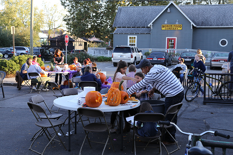 Random Rippling - Brewpub pumpkin carving