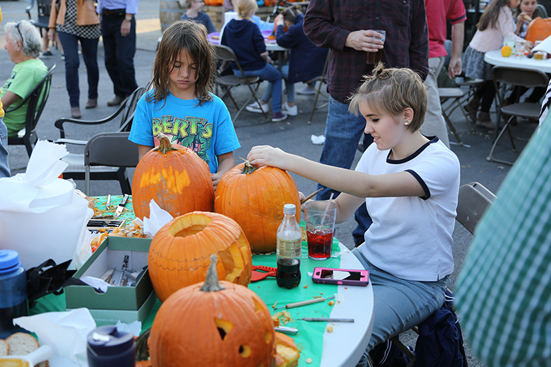 Random Rippling - Brewpub pumpkin carving