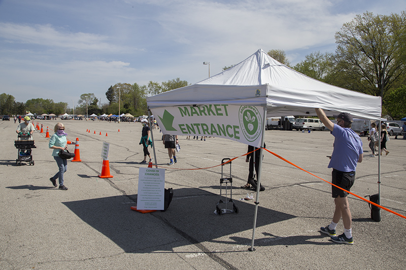 Farmers Market opening day at Glendale east lot