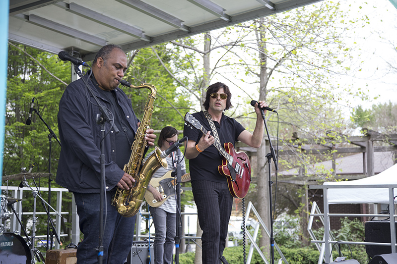 Two of the Gazette's favorites on the same stage! Rob Dixon and Vess Ruhtenberg