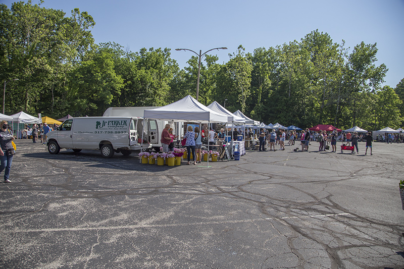 Now, vendors are filling in the middle of the lot