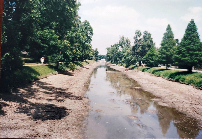 Reader Historic Random Rippling - Canal wall break