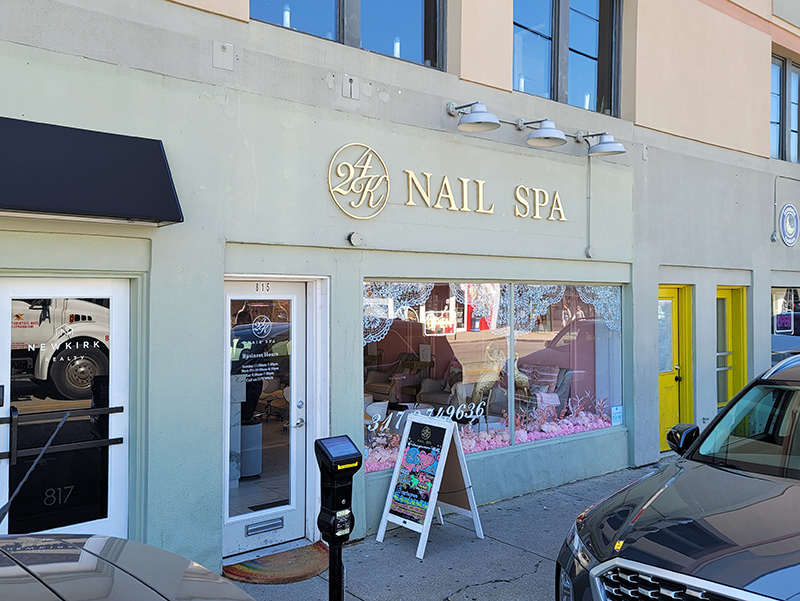 Random Rippling - 24K Nail Spa opens