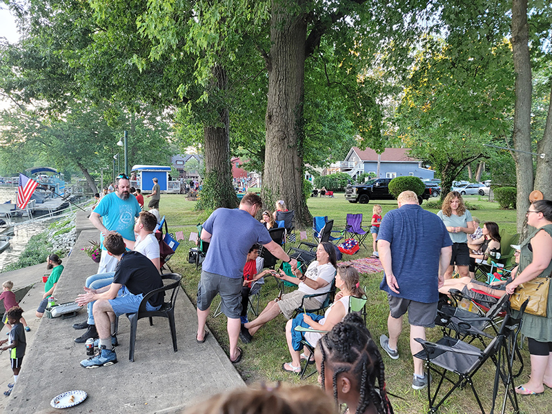 Random Rippling - Ravenswood Fireworks