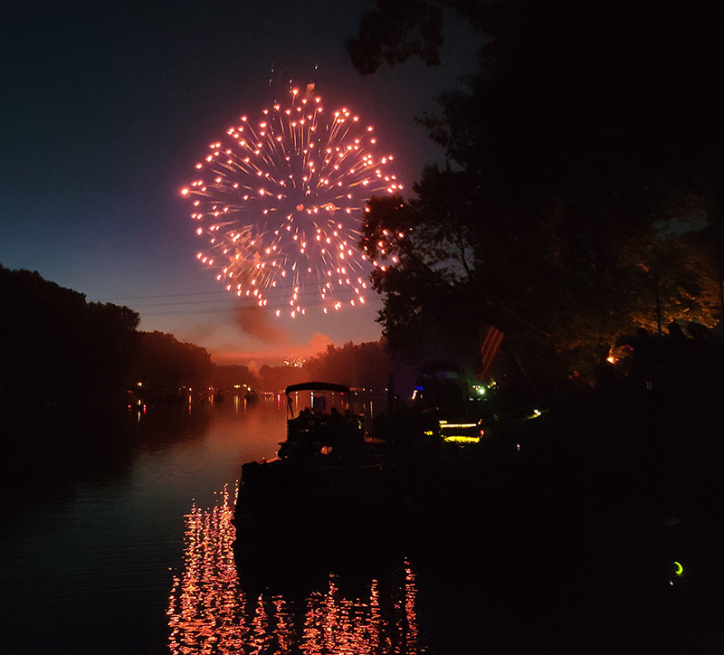 Random Rippling - Ravenswood Fireworks